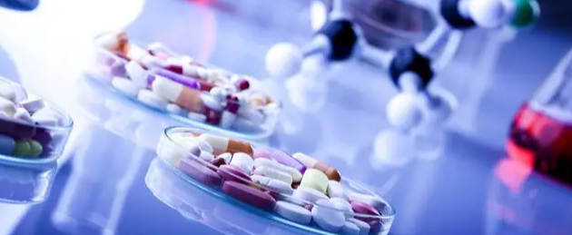 ҩƷ��Ӫ��������Կ�ִҵҩʦ֤��