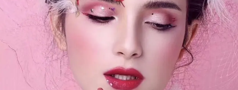 ������ѧ��ױ��ѵ��