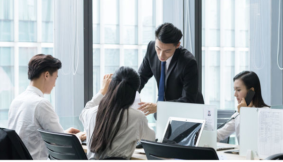 �м�����ʦ����������ô����