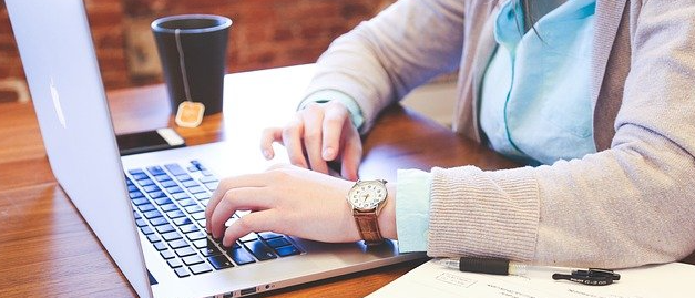 ��̳�ѧ��Ӧ����ѧC++��Java����Python