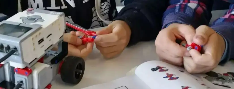 �����˱�̲μ�ʲô����