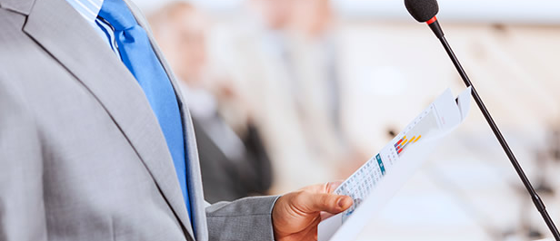 ��������רҵ��ÿ��ѧ�Ѷ���Ǯ