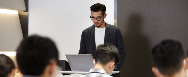 22���°����ʦ�ʸ�֤׼��֤��ӡʱ�估��ֹ����