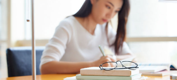 23���ʦ�ʸ�֤��������