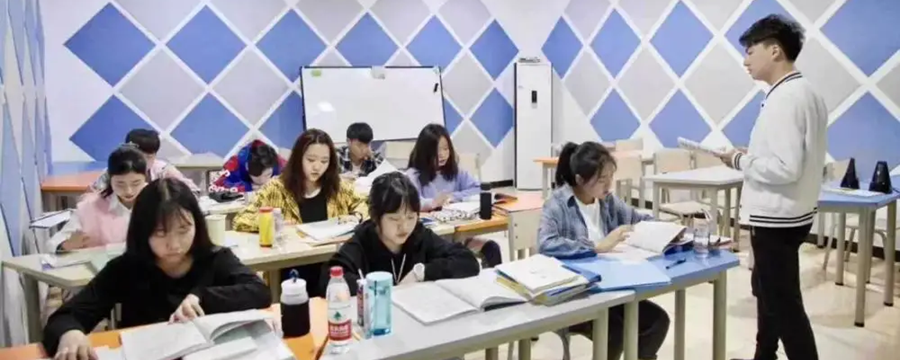 �人�տ��Ļ�����ѵ