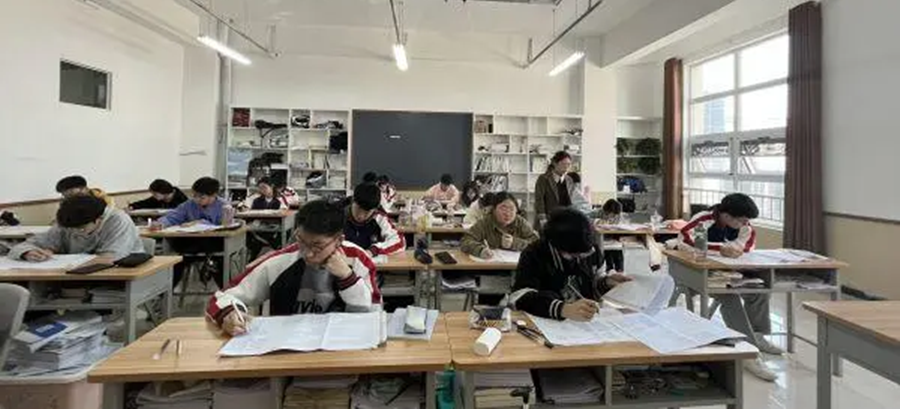 �人�տ��Ļ�����ѵ������ֿ���