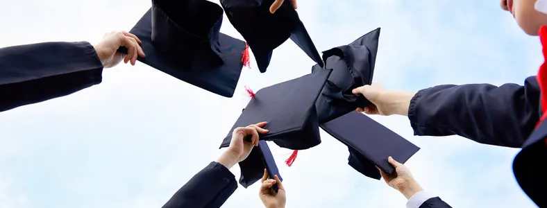 ͬ��ѧ����˶����ְ�о���������