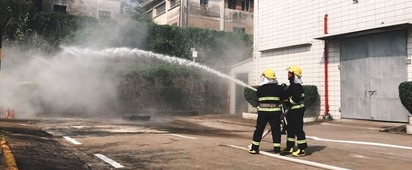 ������ͨ��һ������ʦ����