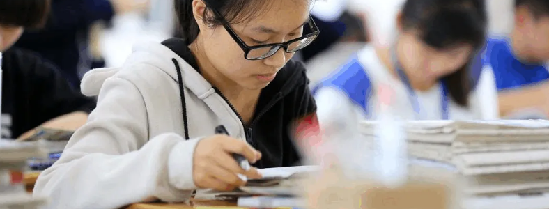 ɽ���߿��Ļ��μ�ѵ