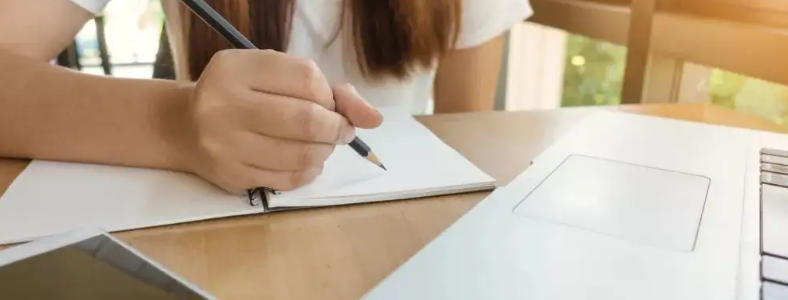 �и�������α���