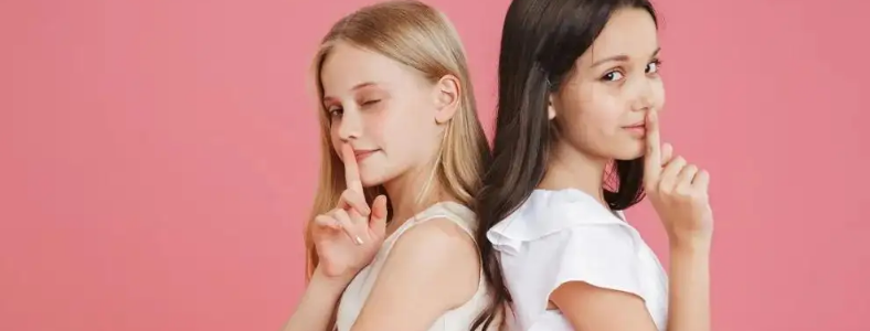 10��Ů���ഺ�ڱ���