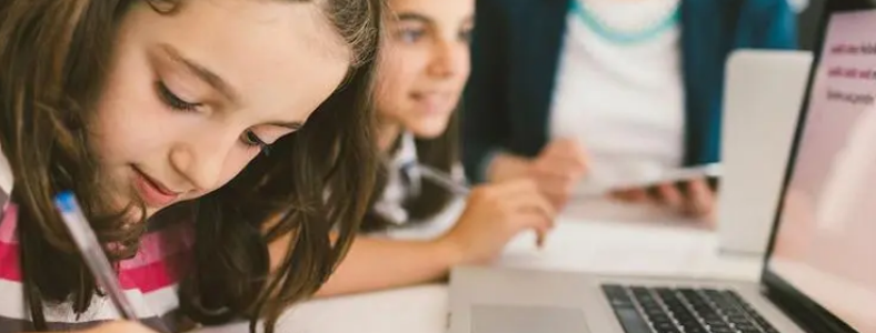 Ů����ѧ�ٶ���̺�����