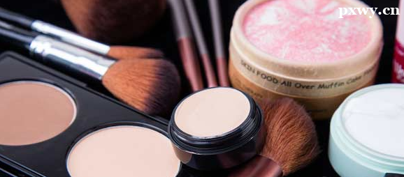 �����ױ��ѵ�ճ��򵥵Ļ�ױ����