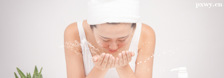 ����ѧ��ױ��û�б�Ҫ��רҵ�Ļ�ױ��ѵѧУ