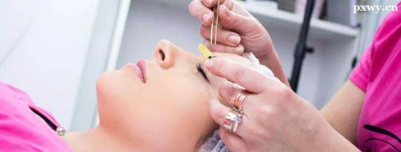 ������ѵѧУѧ����Ҫ����Ǯ