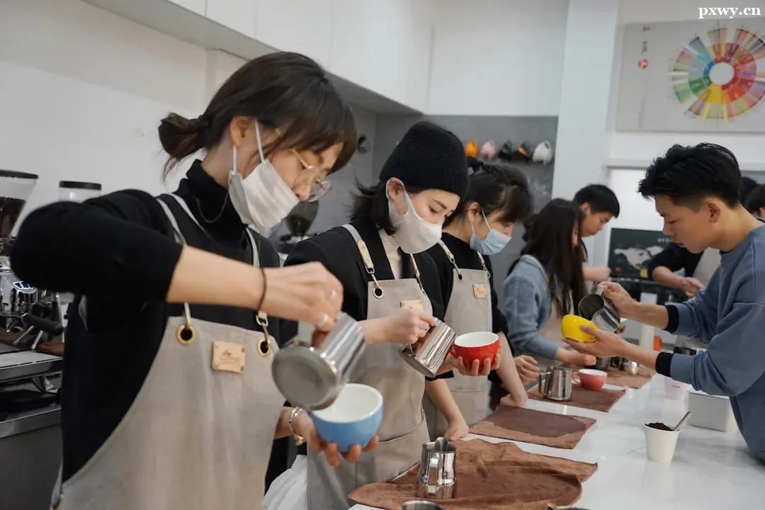 ������ѵ��