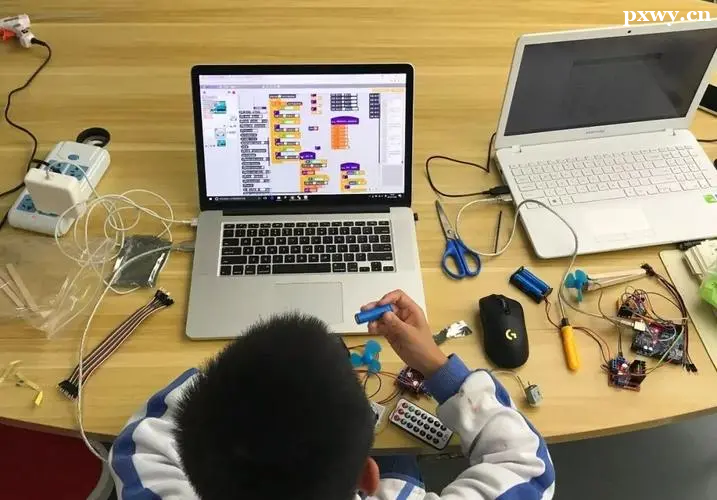 �ٶ������ѵ��