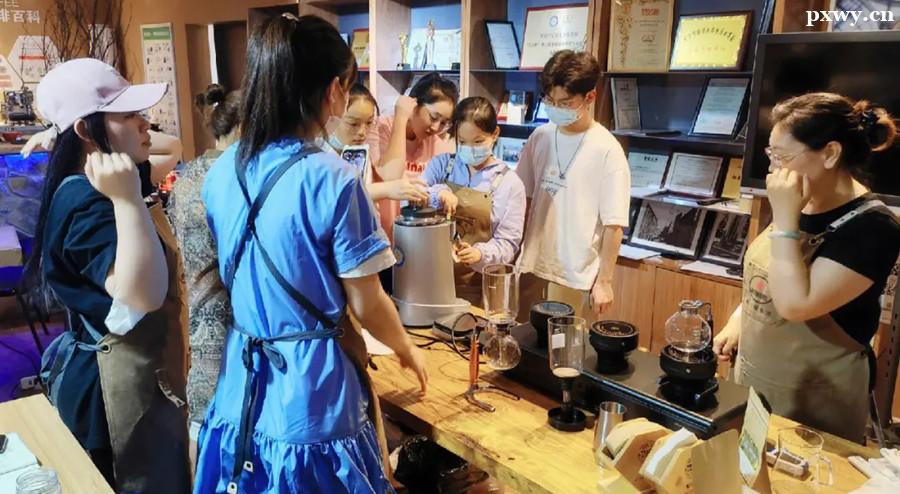 ������ѵ��