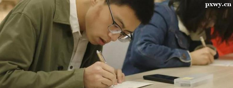 �뿼�е��ǲ�֪��ѡʲôרҵ���ϰ�