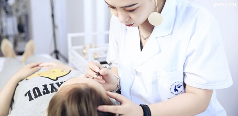 ���ﻯױ��ѵѧУ