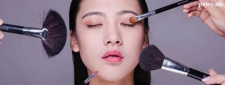 ��ױʦ������ʦ�ĸ�����ǰ��