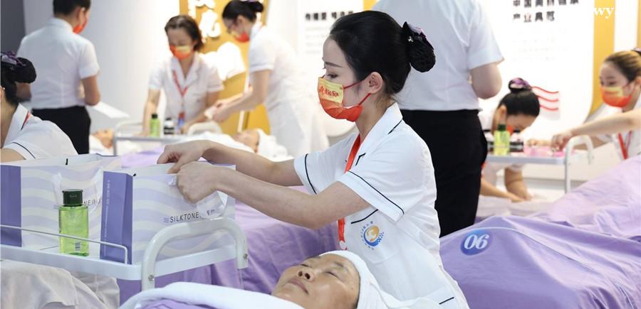 ����������ѵ������ЩС����