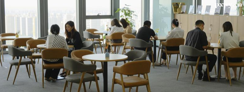 ֣��Ӣ;������ѵѧУ��ô��