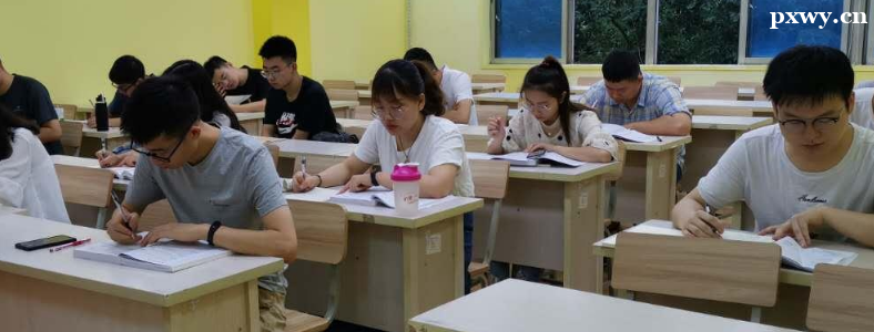 �ɶ�����Ӣ�︨�������ĸ���