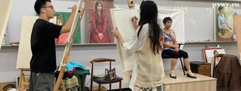 ��ѧ���к�����ѧ���е�����