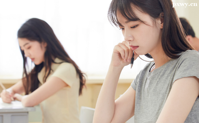 �ɶ����и�����ѡ���ĸ���