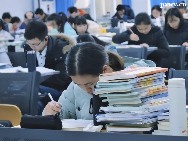 ���б���ѵ��Ҫ������Ǯ