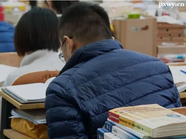 ���ж�ս��������ѵ�����