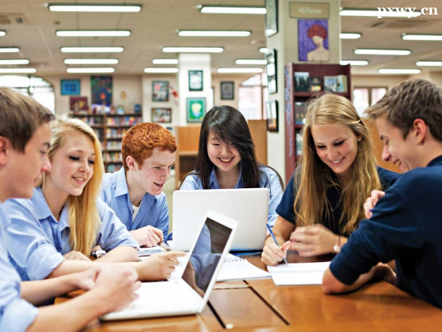 ����ѧУ��ѧ������ѵ����ô��