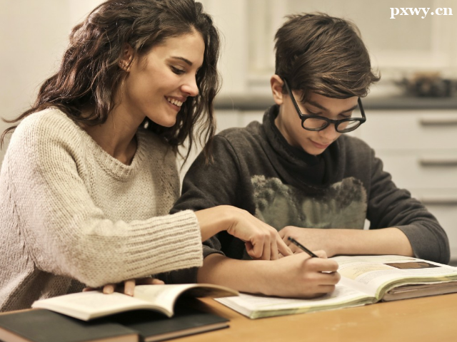 OSSD�γ̺�A-Level�γ̶Ա�