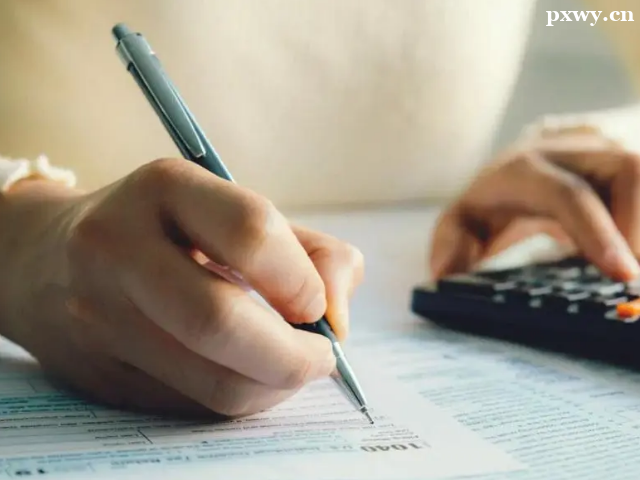 �Ϻ��ļ��и�Ӣ����ѵ���