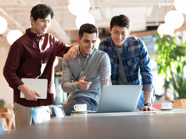 ������˼�и���ѵѧУ����Щ