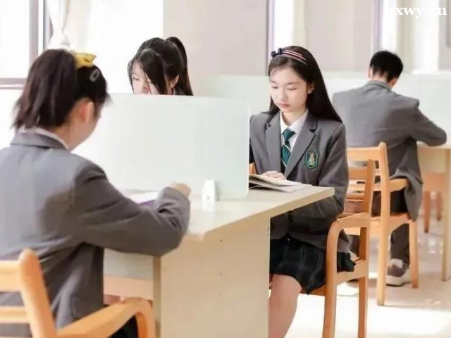 ����ѧС�и������