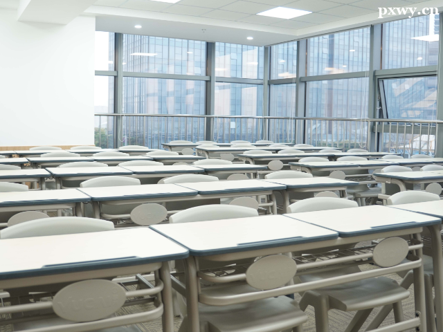 �ɶ�����Ӣ����ѵ���ļҺ�