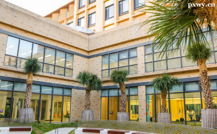 �Ϲ���ѧУ�ǳ��кû��Ǹ��к�