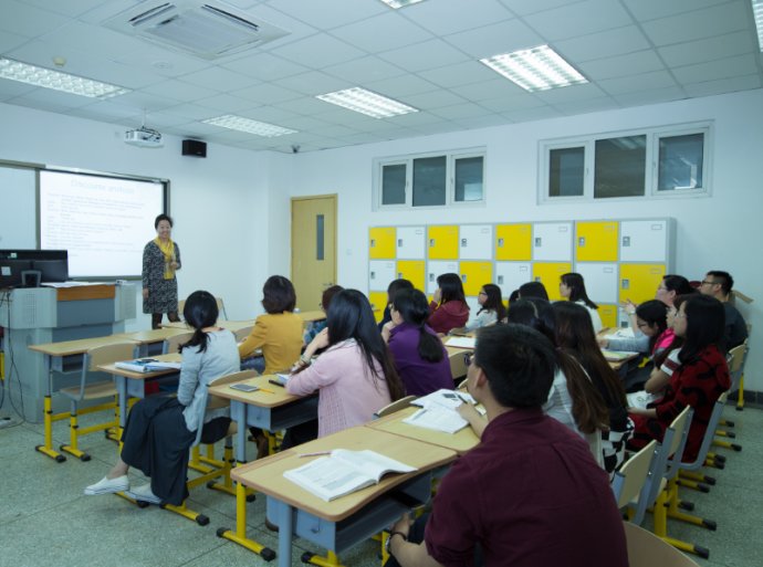 成人如何选择英语口语培训班?